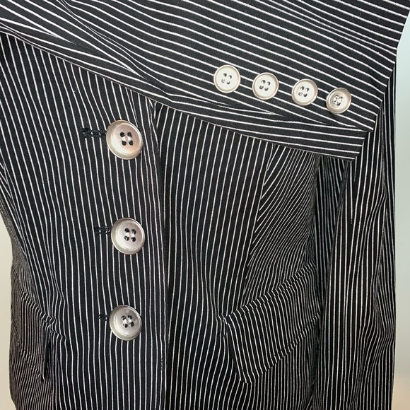 Cute striped fitted blazer - Picture 5 of 6